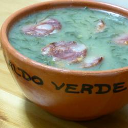 Caldo verde, soupe traditionnelle portugaise aux choux