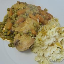 Poulet étuvée aux petits pois et petites carottes Poulet étuvée aux petits pois et petites carottes