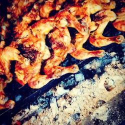 Poulet grillé sur la braise à la portugaise Poulet grillé sur la braise à la portugaise