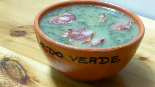 Caldo verde, soupe traditionnelle portugaise aux choux